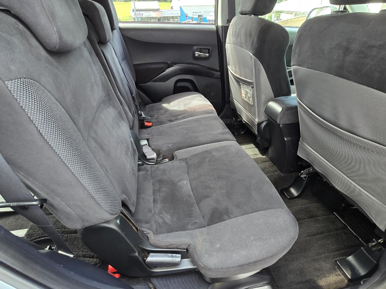 2006 MITSUBISHI outlander