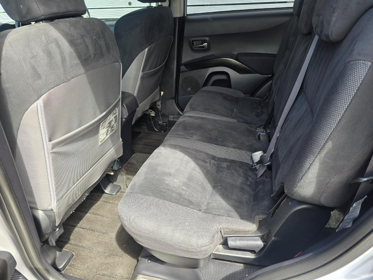 2006 MITSUBISHI outlander