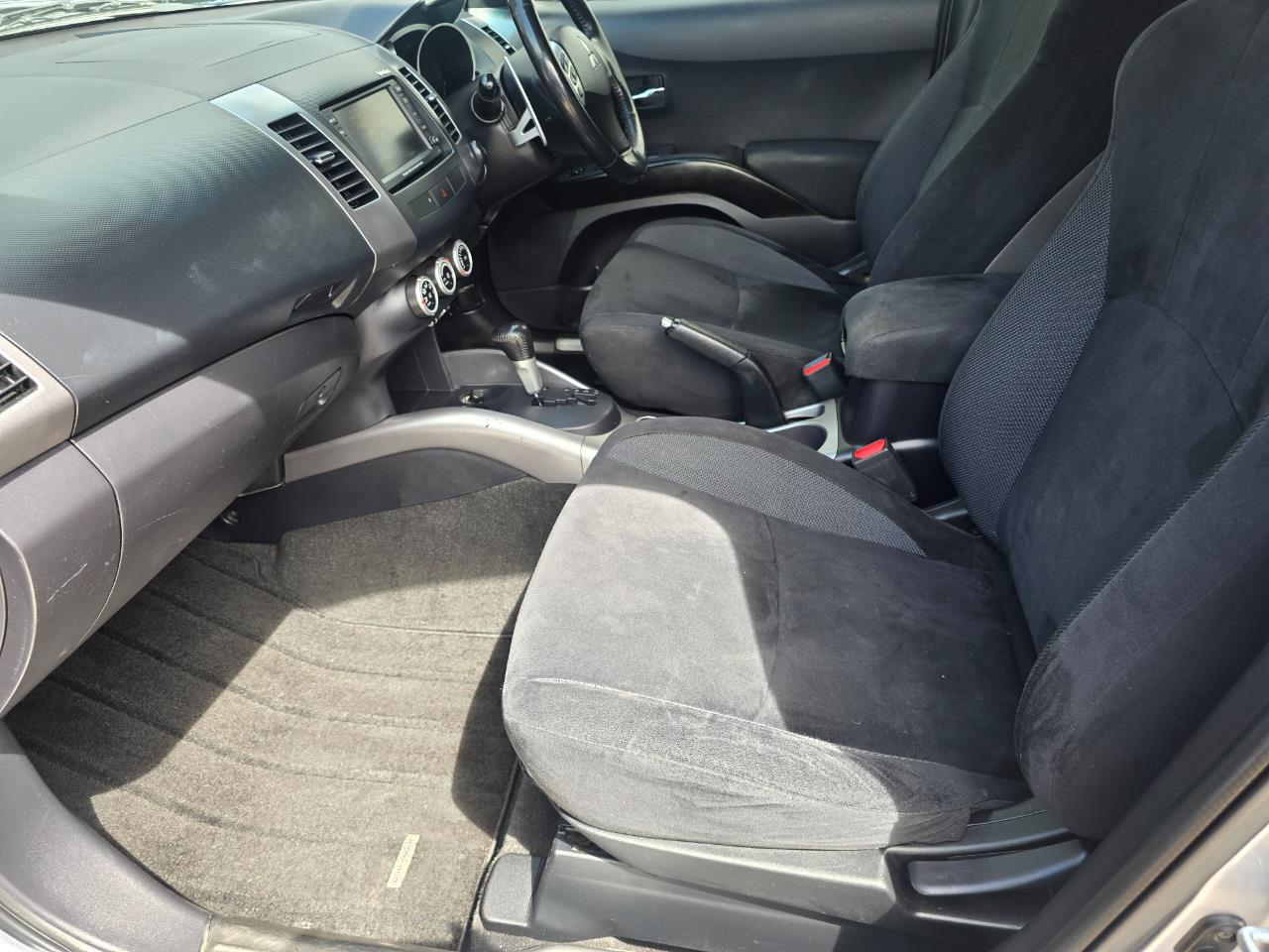 2006 MITSUBISHI outlander