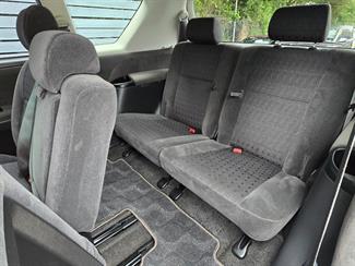 2005 Toyota IPSUM - Thumbnail