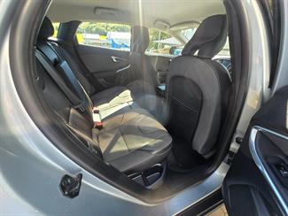 2013 Volvo V40 - Thumbnail