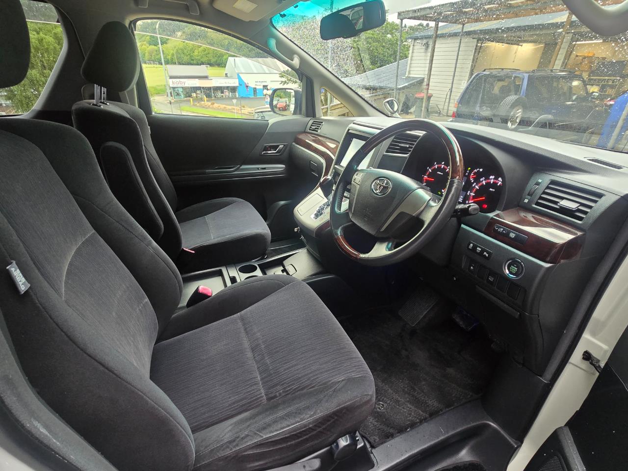 2012 Toyota vellfire