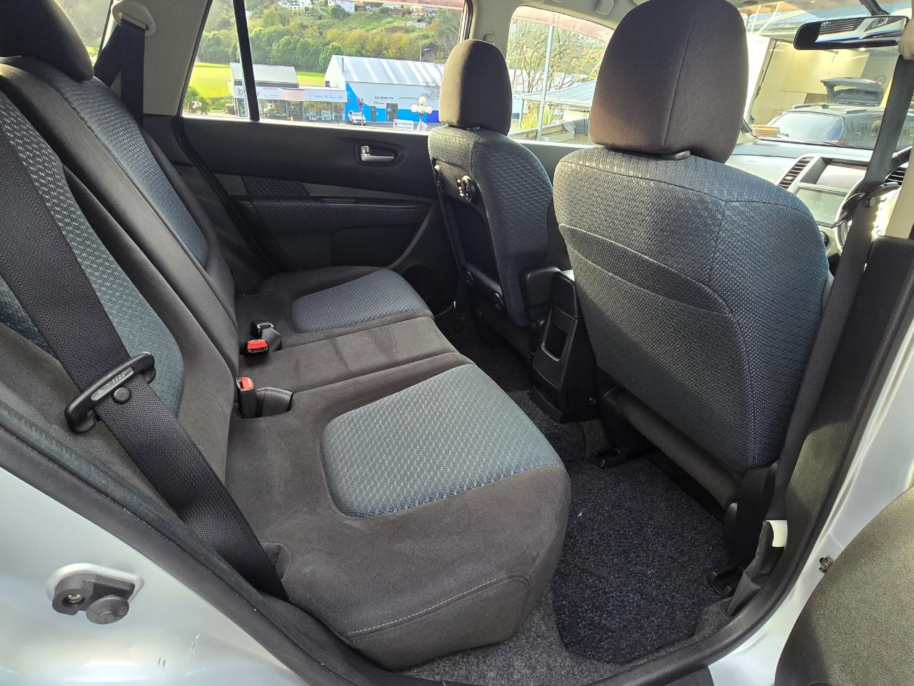 2005 NISSAN wingroad