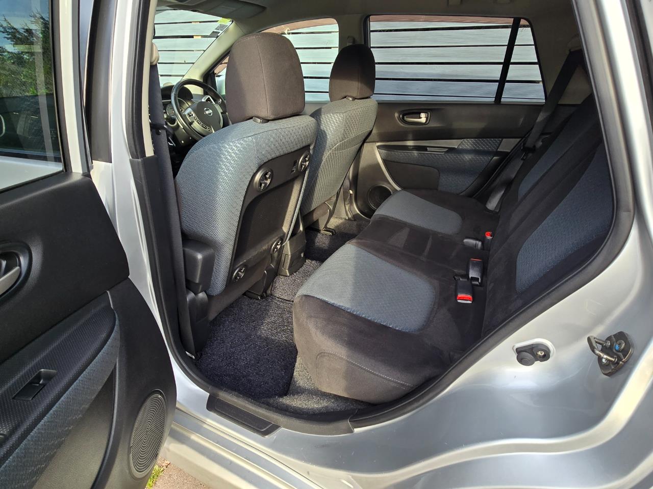 2005 NISSAN wingroad