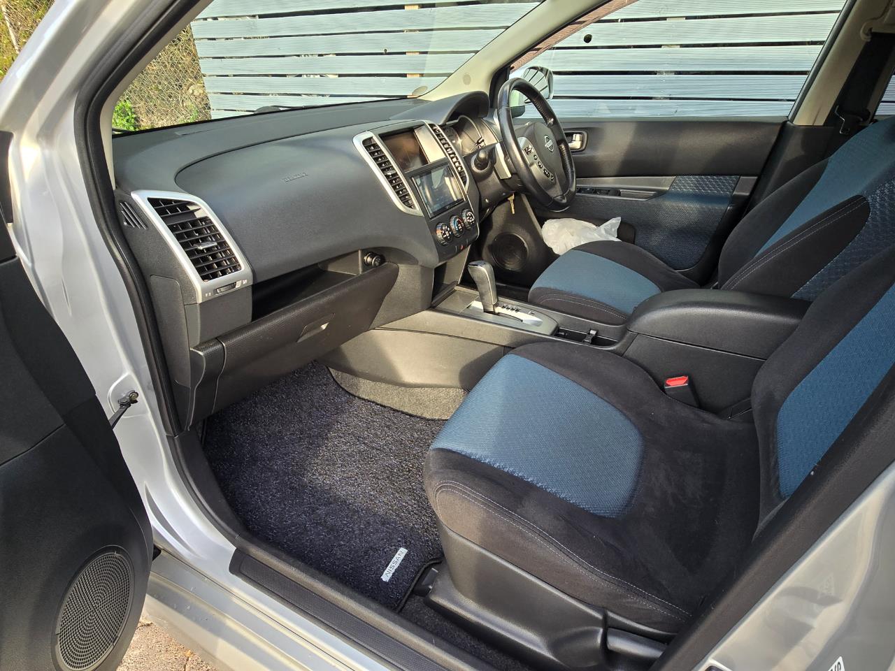 2005 NISSAN wingroad