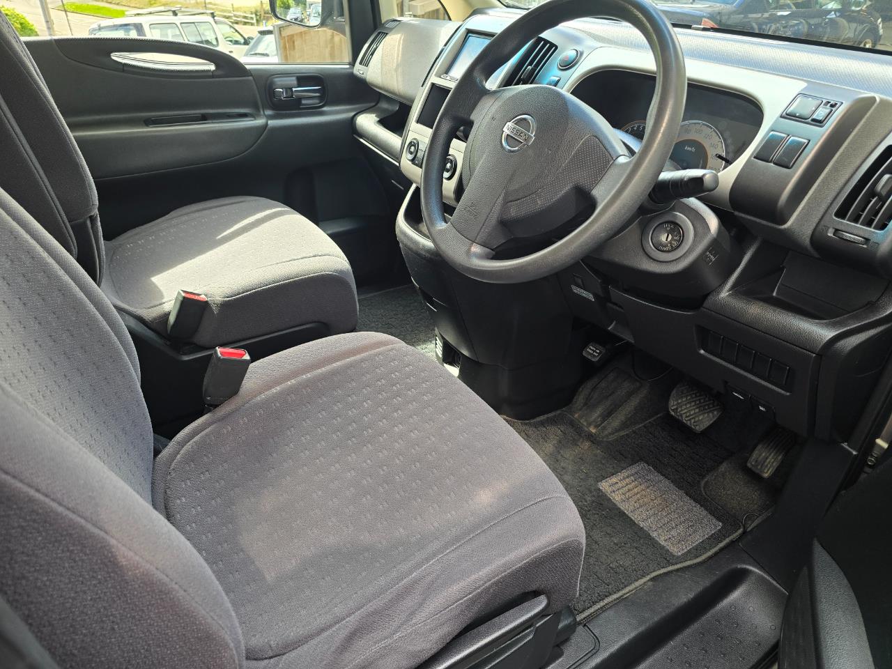2005 NISSAN Serena