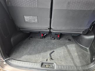 2005 NISSAN Serena - Thumbnail