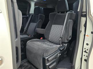 2017 Toyota ALPHARD - Thumbnail