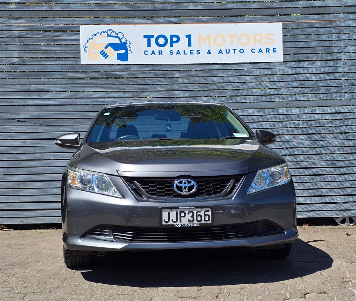 2015 Toyota AURION