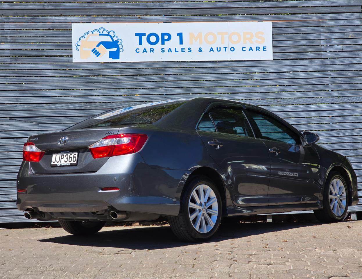 2015 Toyota AURION