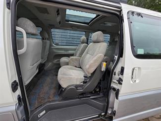 1999 Toyota HIACE - Thumbnail