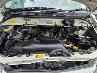 1999 Toyota HIACE - Thumbnail