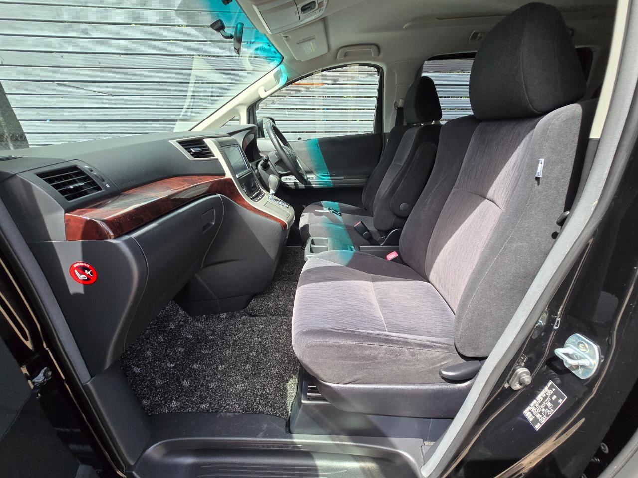2013 Toyota vellfire