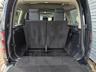 2011 Land Rover Discovery 4 - Thumbnail