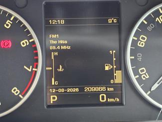 2011 Land Rover Discovery 4 - Thumbnail