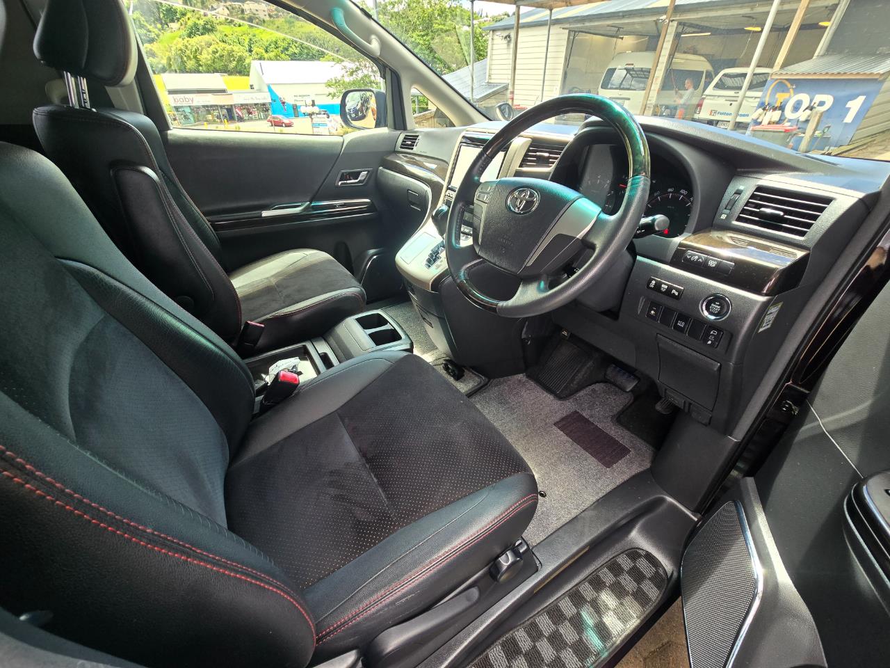 2013 Toyota vellfire