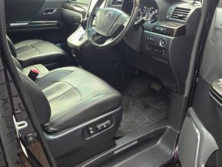 2012 Toyota vellfire - Thumbnail