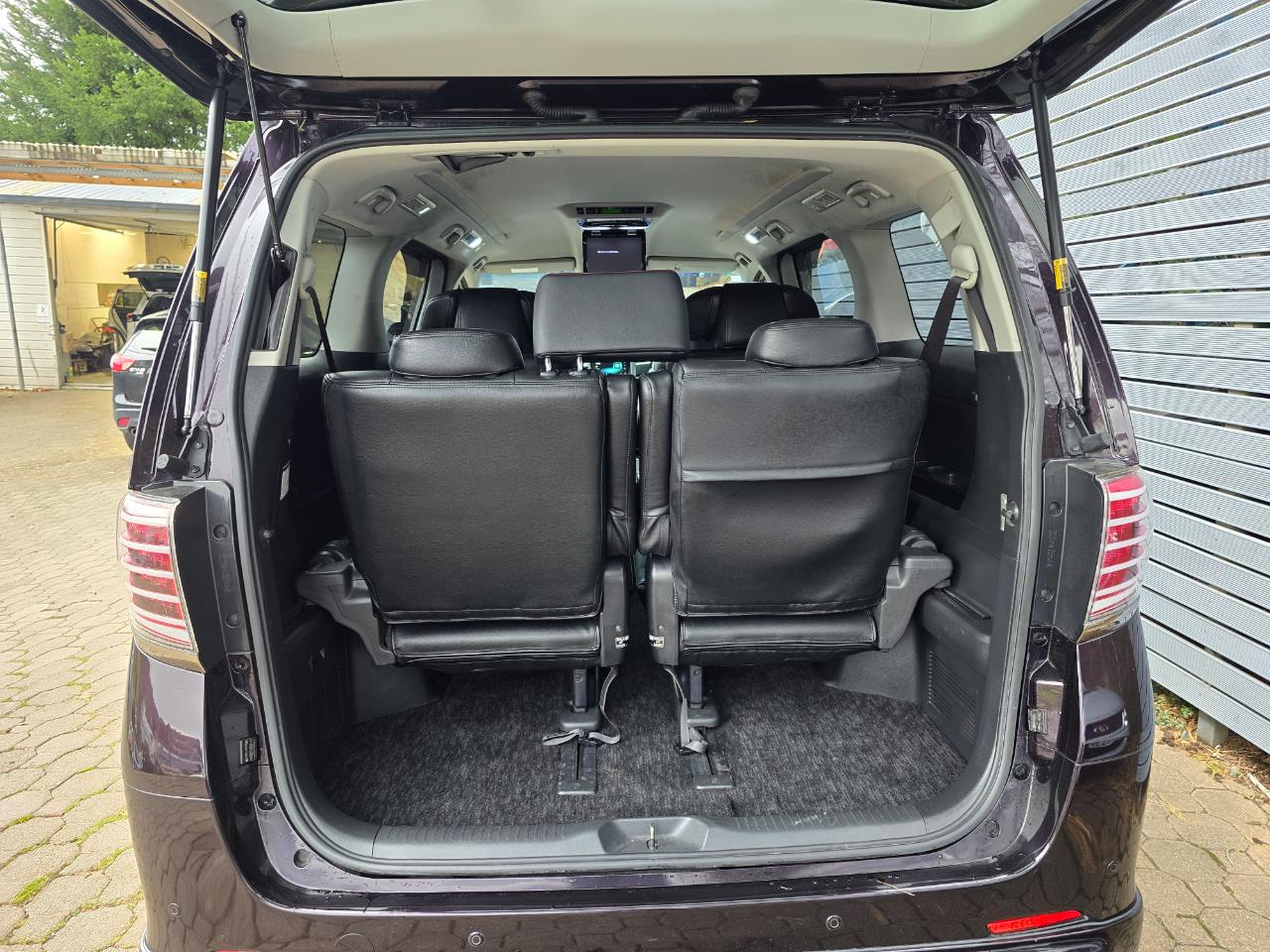 2012 Toyota vellfire