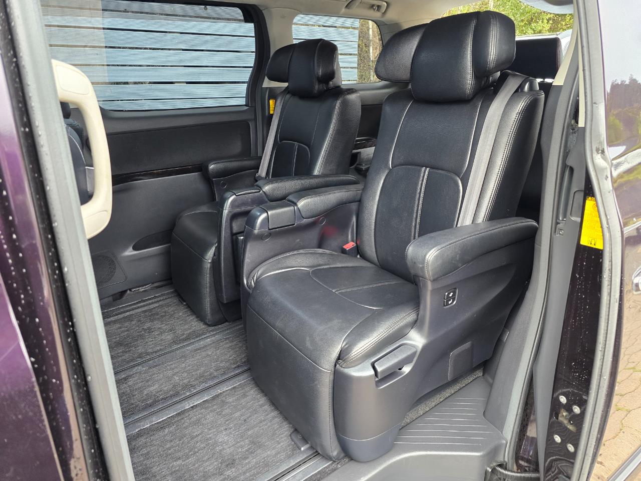 2012 Toyota vellfire