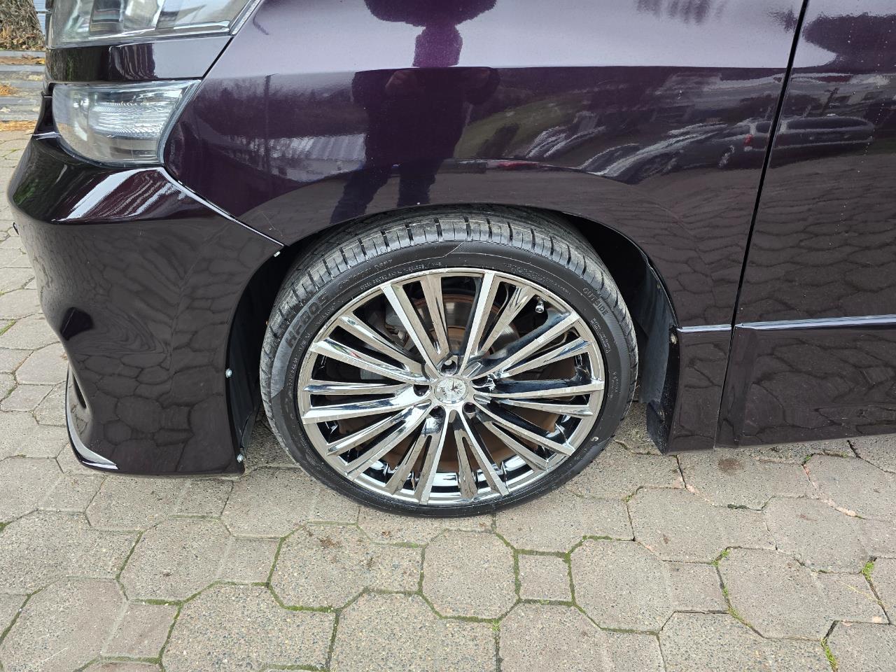 2012 Toyota vellfire