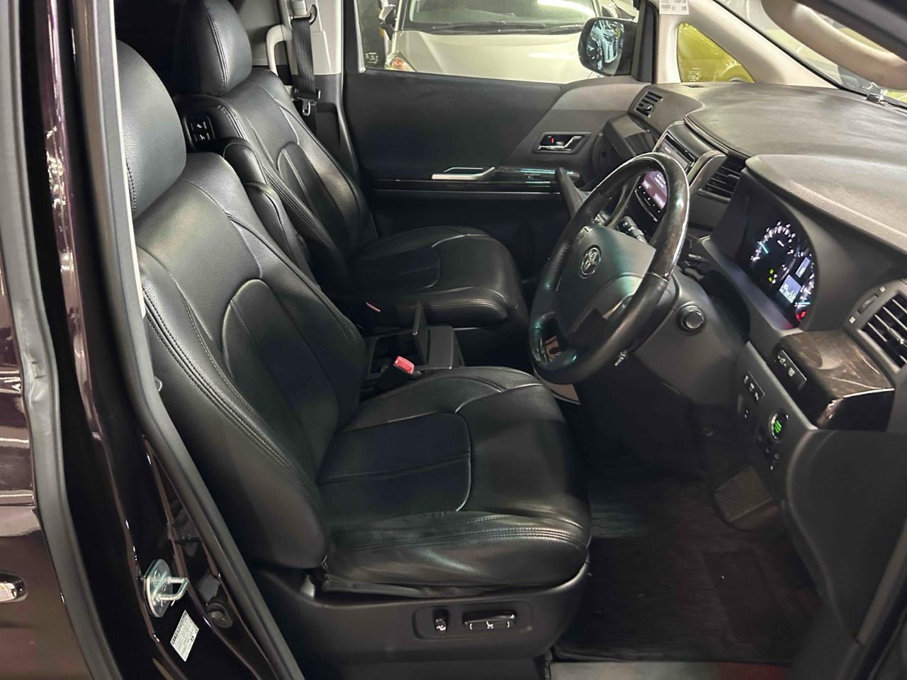 2012 Toyota vellfire