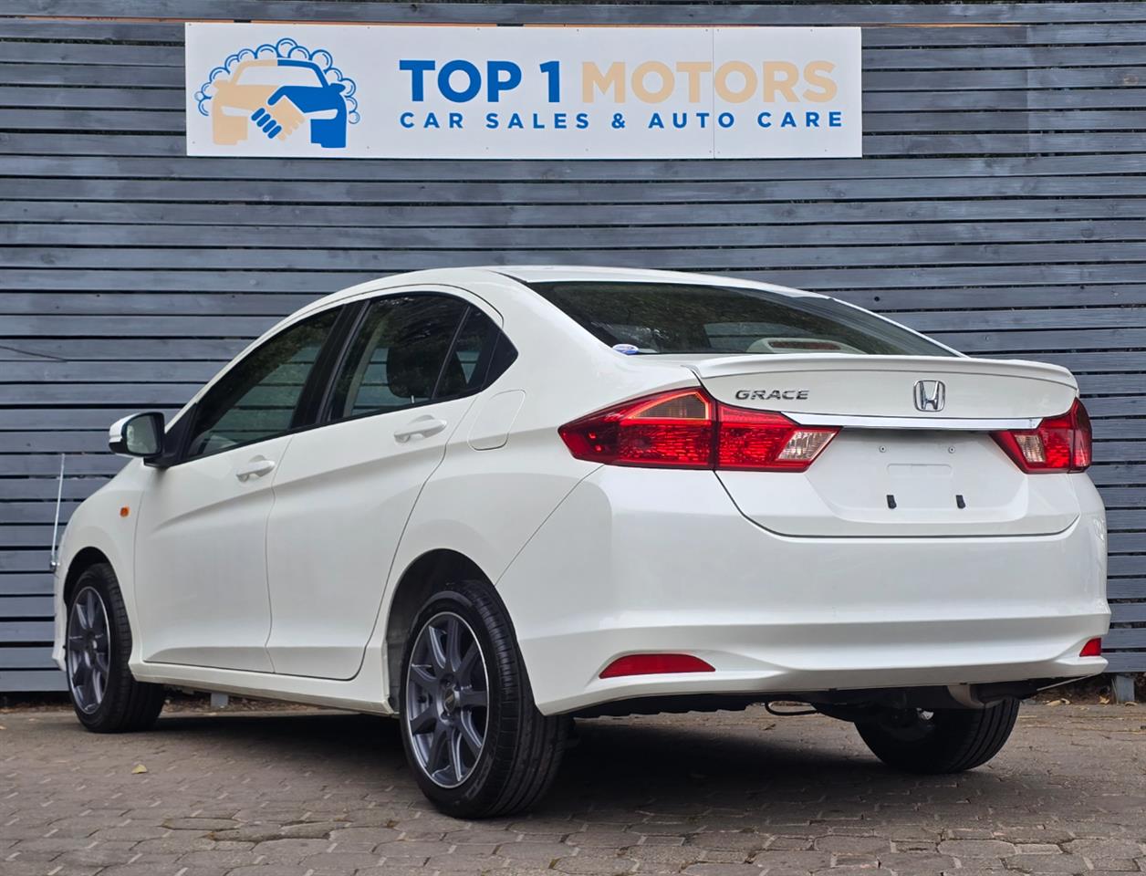 2017 Honda GRACE