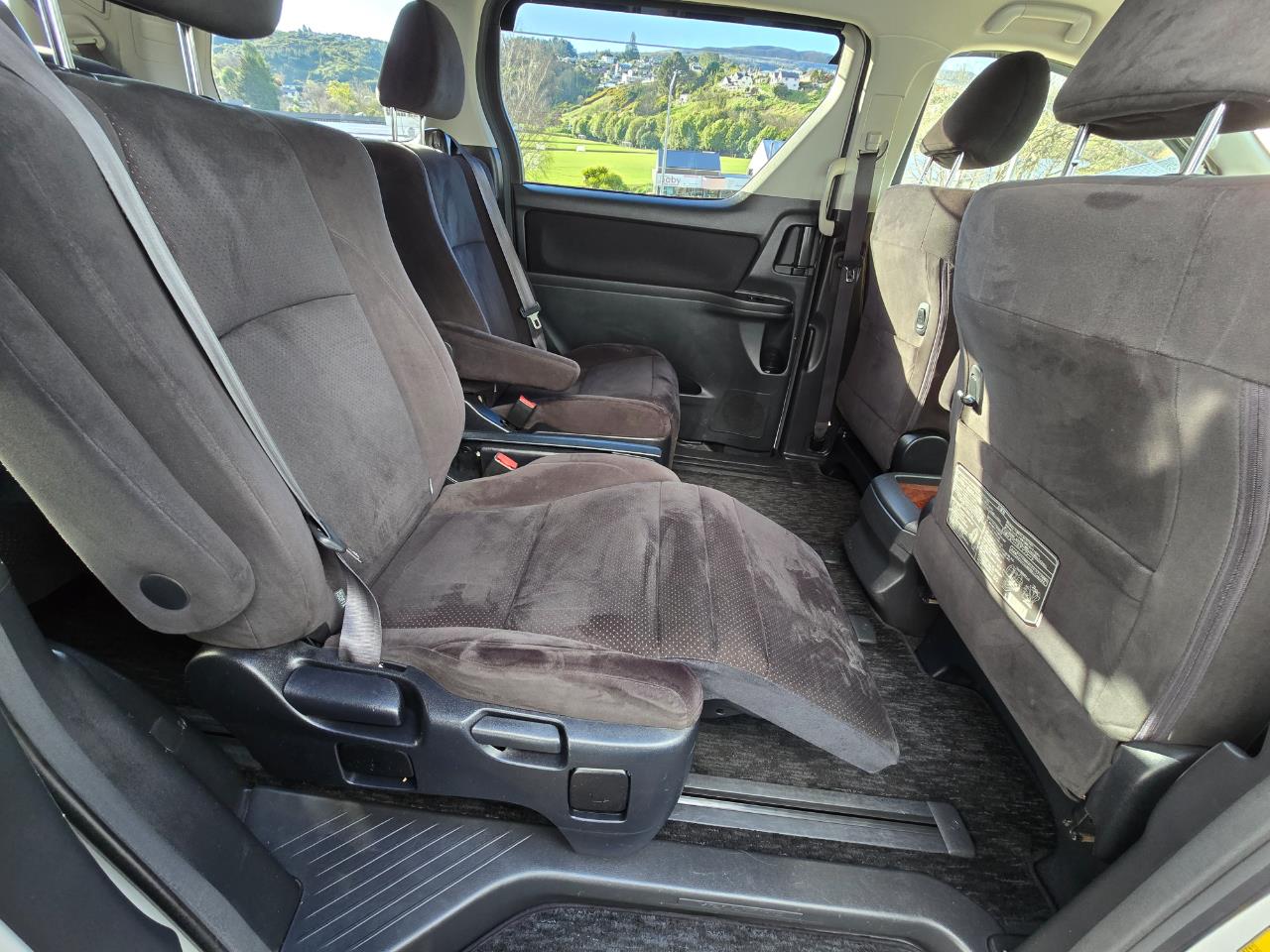 2010 Toyota vellfire