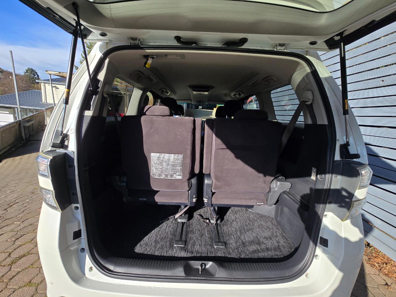 2010 Toyota vellfire