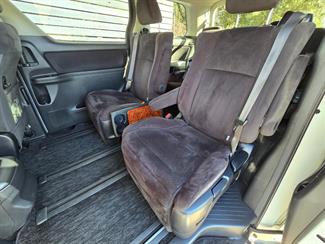 2010 Toyota vellfire - Thumbnail