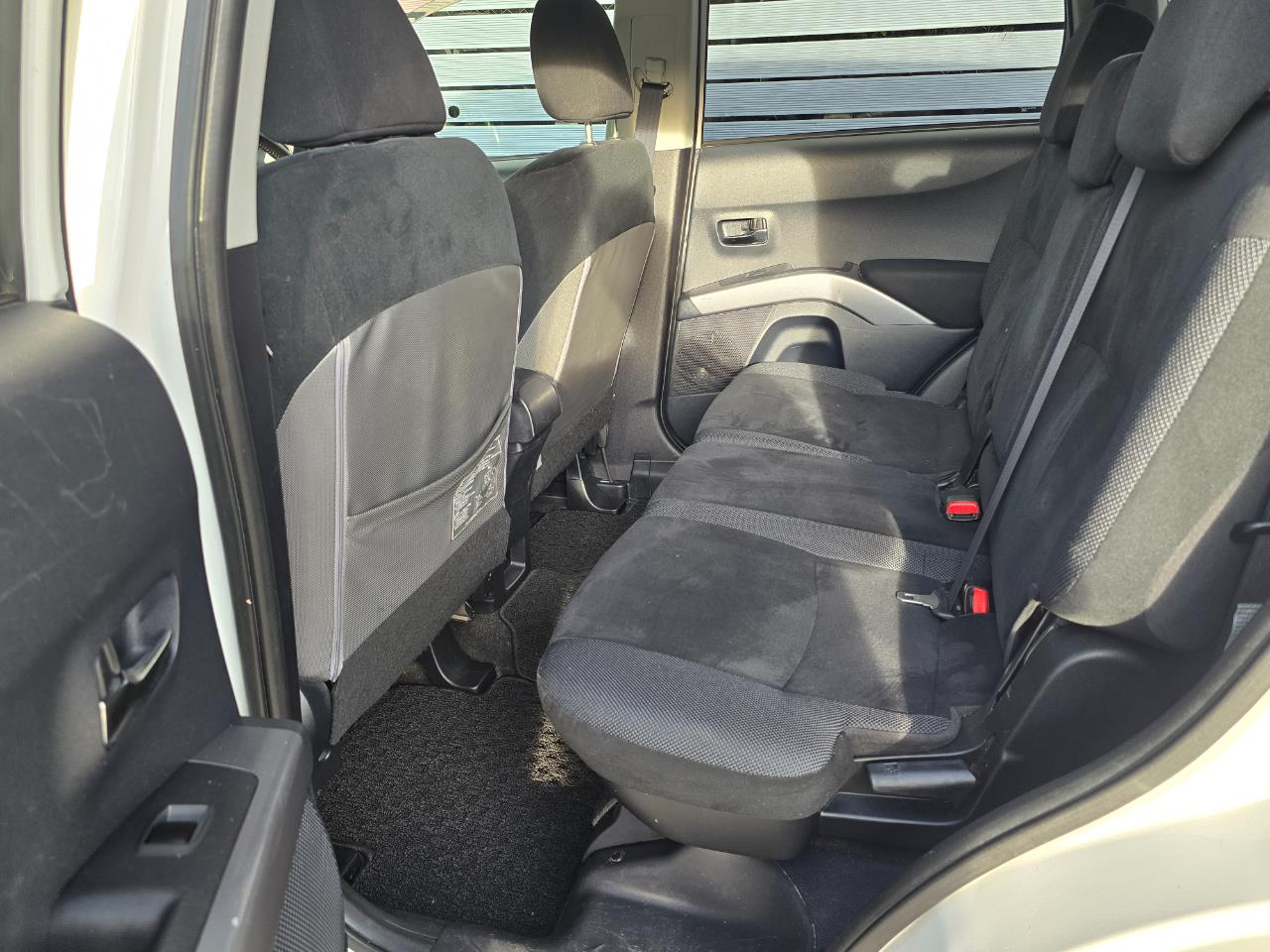 2007 MITSUBISHI outlander