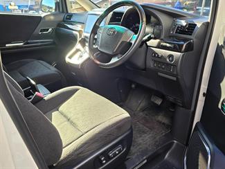 2013 Toyota vellfire - Thumbnail