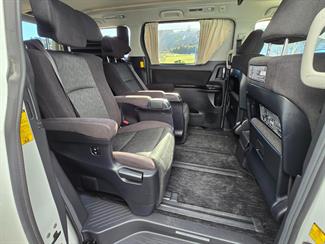 2013 Toyota vellfire - Thumbnail