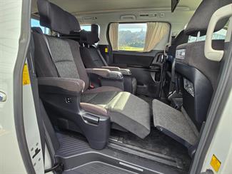 2013 Toyota vellfire - Thumbnail