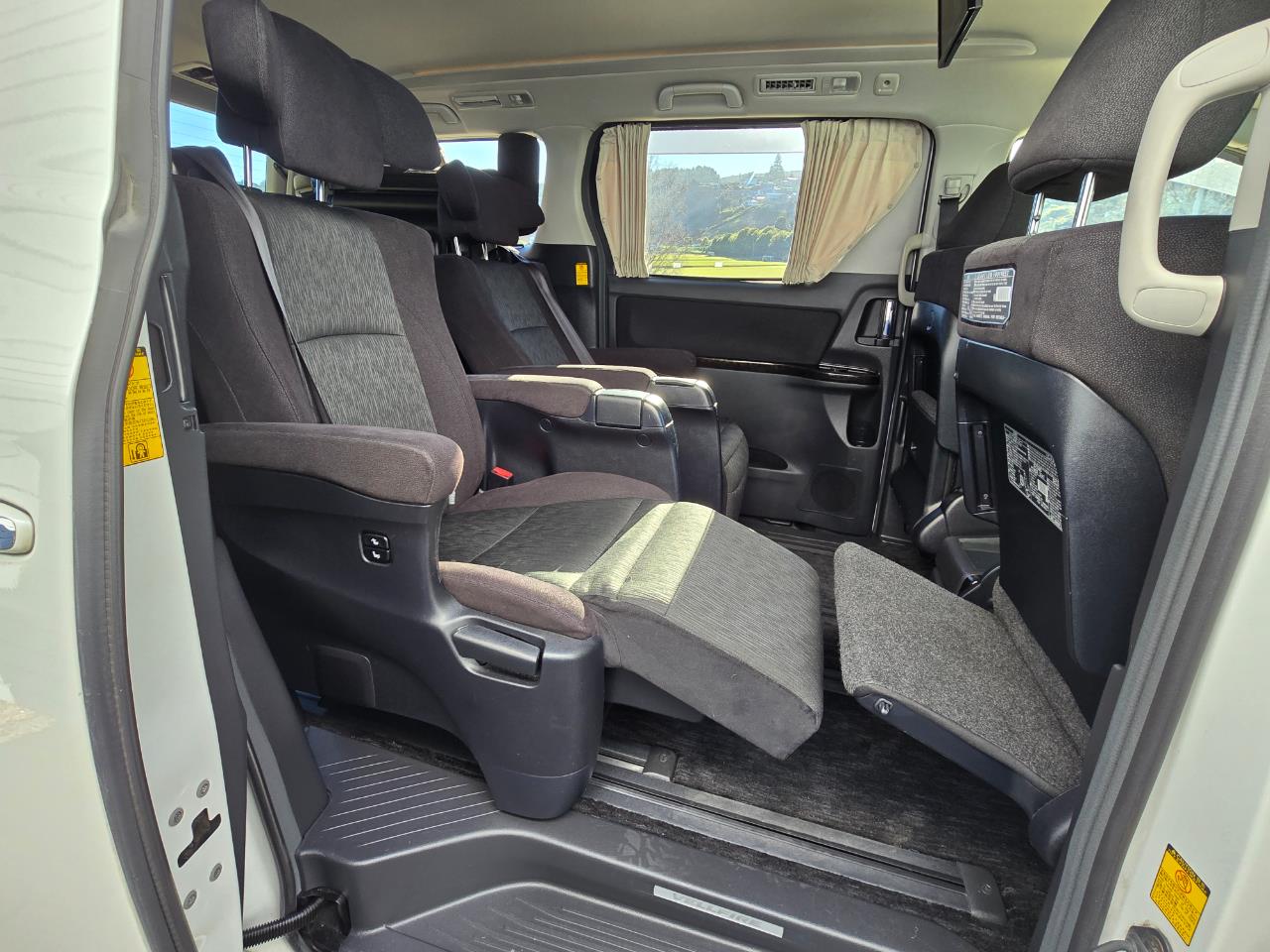 2013 Toyota vellfire