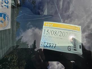 2004 Toyota Estima - Thumbnail