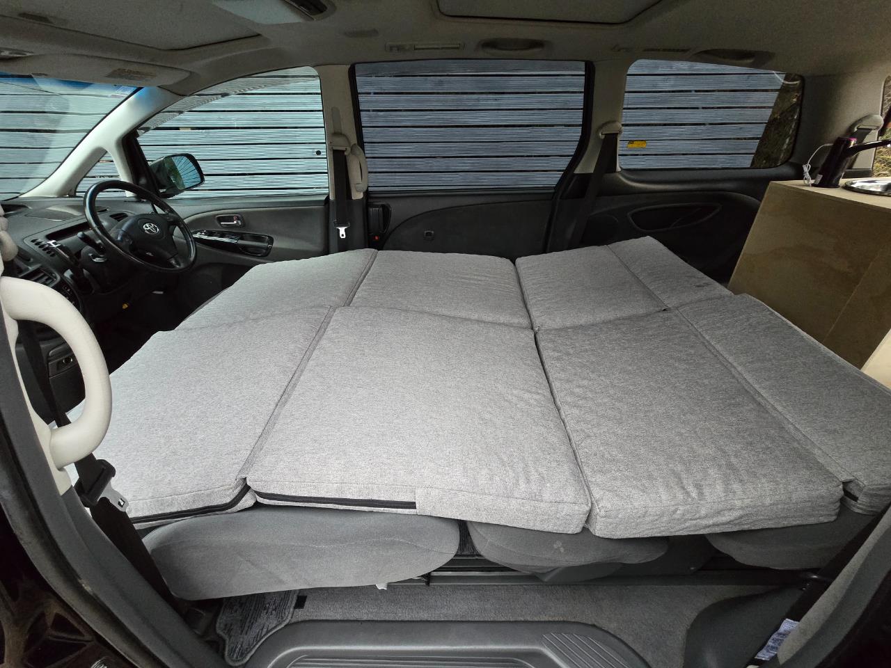 2004 Toyota Estima