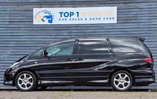 2004 Toyota Estima - Thumbnail