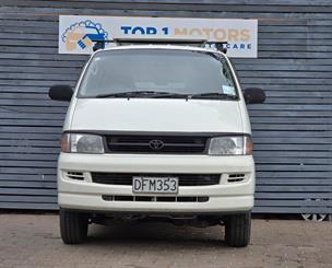 2000 Toyota Regius - Thumbnail