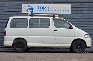2000 Toyota Regius - Thumbnail