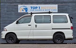 2000 Toyota Regius - Thumbnail
