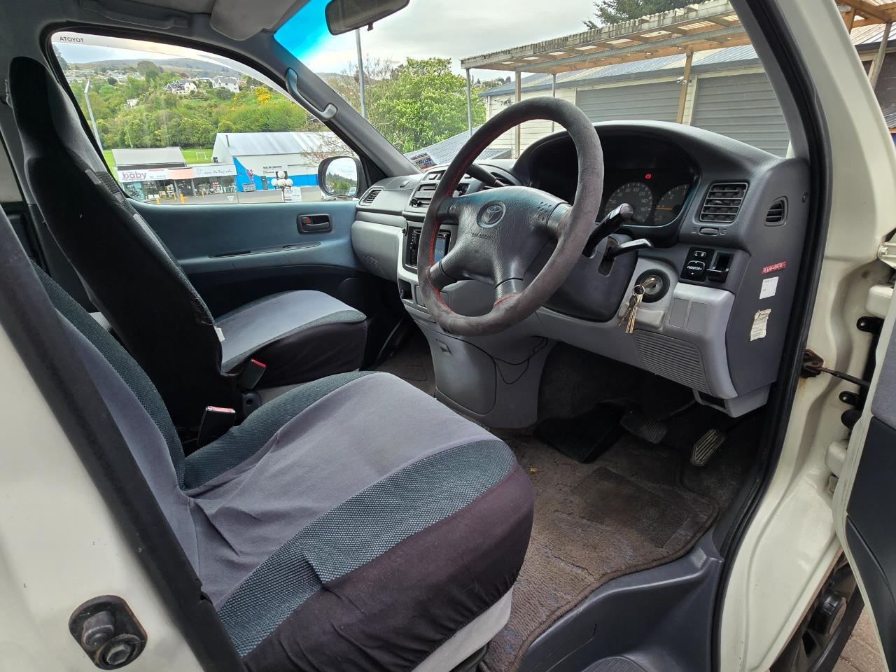 2000 Toyota Regius