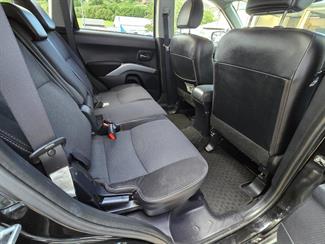 2008 Mitsubishi Outlander - Thumbnail