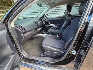 2008 Mitsubishi Outlander - Thumbnail