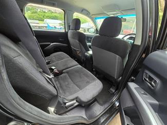 2008 Mitsubishi Outlander - Thumbnail