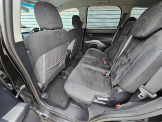 2008 Mitsubishi Outlander - Thumbnail