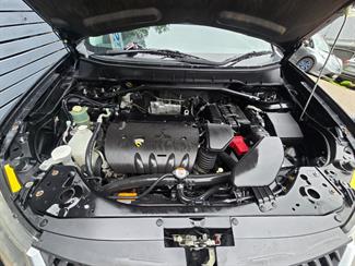 2008 Mitsubishi Outlander - Thumbnail