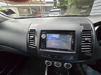 2008 Mitsubishi Outlander - Thumbnail