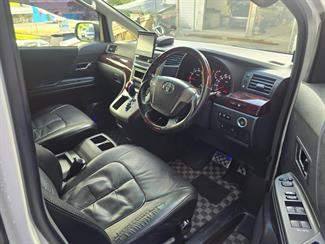 2012 Toyota ALPHARD - Thumbnail