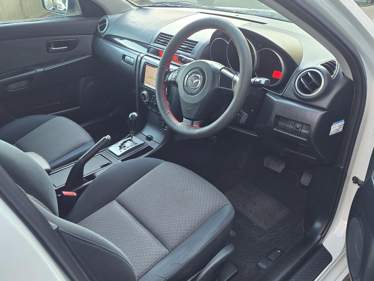 2004 Mazda AXELA
