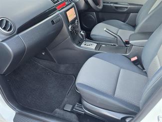 2004 Mazda AXELA - Thumbnail